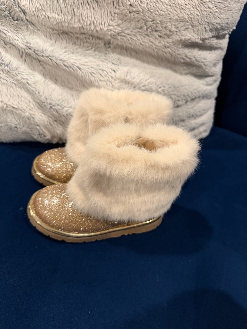 Harper Canyon Gold Glitter Faux Fur Kids Boots